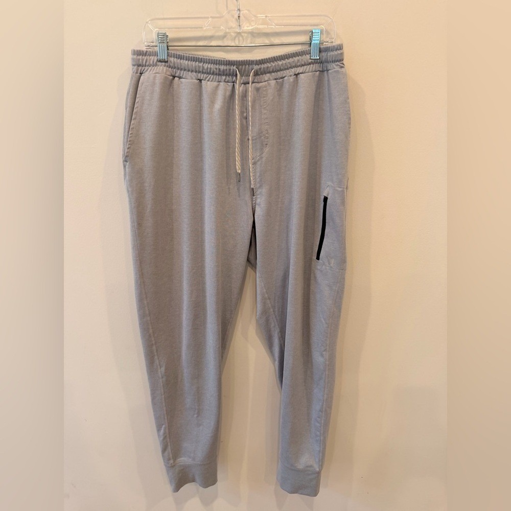 Vuori Sunday Performance Jogger Large Gray DreamKnit Athletic Pants NWOT